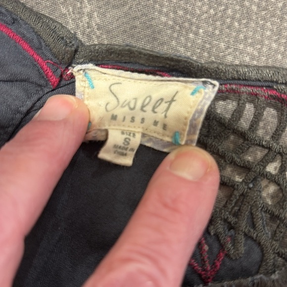 Sweet by Miss Me Embroidered Gray Romper with front pockets.  Size S - Picture 7 of 8